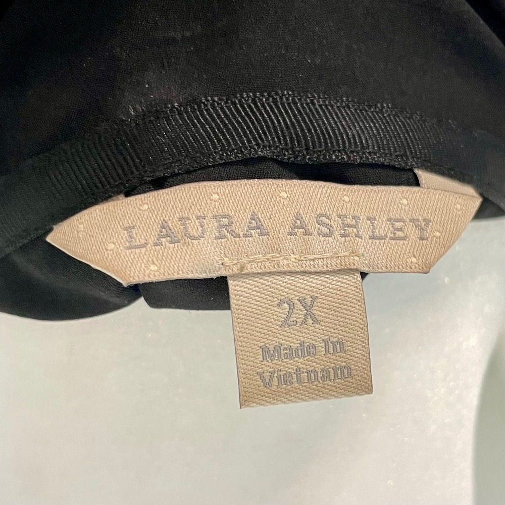 Laura Ashley Plus 2X Black Lightweight Jacket Zipper Pockets Roll Tab Sleeve - Picture 6 of 8